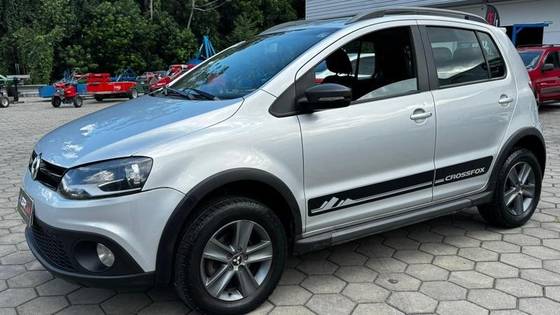 VOLKSWAGEN CROSSFOX 1.6 MI FLEX 8V 4P MANUAL